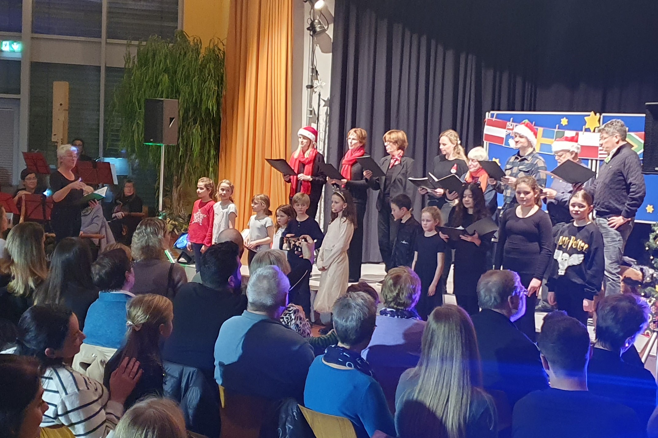 Musikalisch inszenierte Weihnachtsbräuche stimmten auf die festliche Zeit ein.