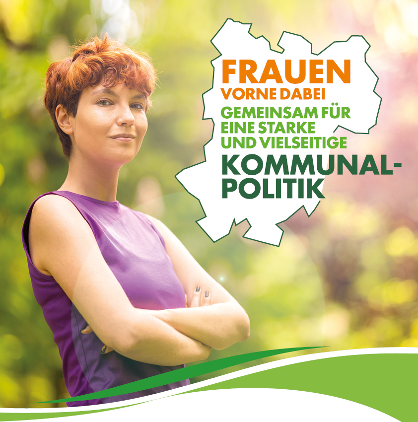 Eine selbstbewusste Frau macht Werbung für das Engagegement in der Kommunalpolitik. 