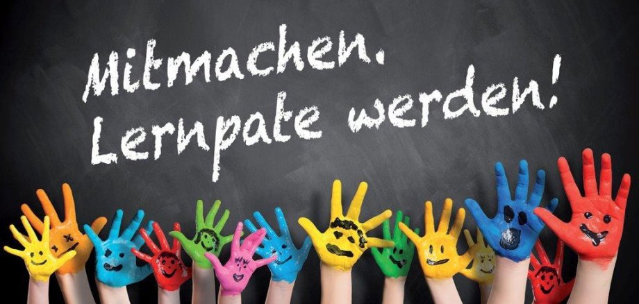 Viele bunten Hände strecken sich nach oben.