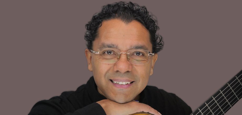 Ein Porträt von Roland Schlieder.
