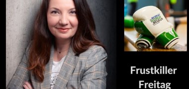 Eine Frau mit langen braunen Haaren ist neben einem Bild mit Boxhandschuh.