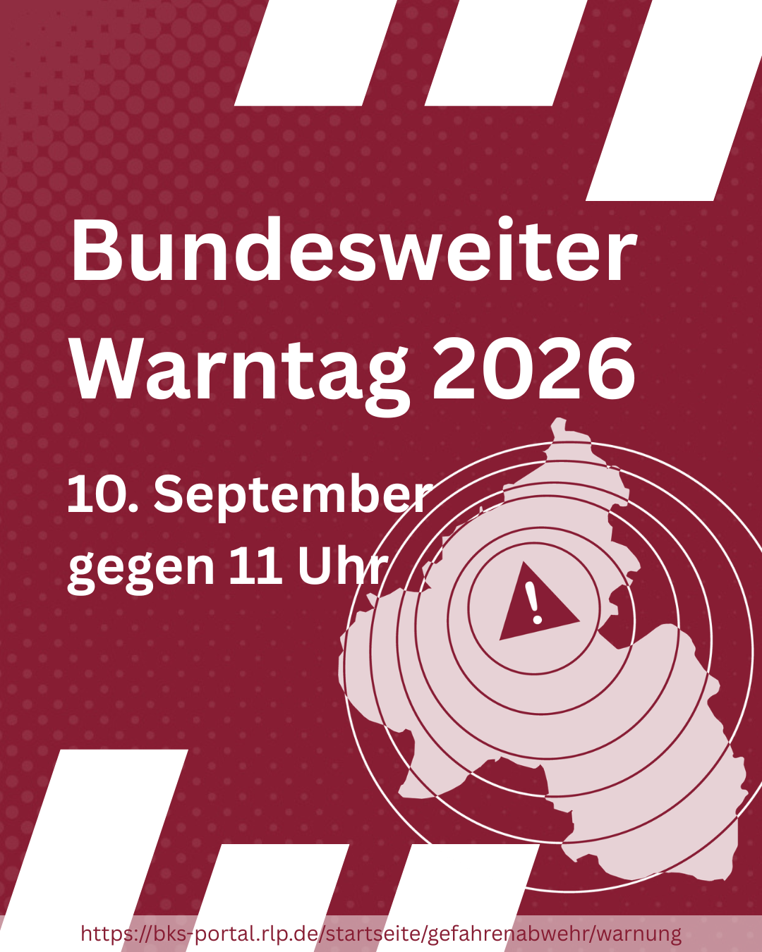 Auf einem dunkelroten Plakat stehen die Eckdaten des Bundesweiten Warntag.