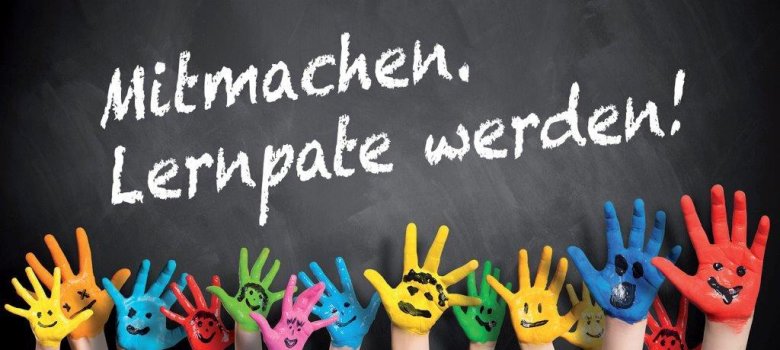 Viele bunten Hände strecken sich nach oben.